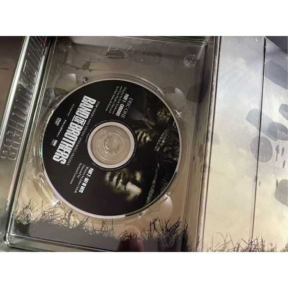 Band of Brothers DVD Box Set - Picture 3 of 8